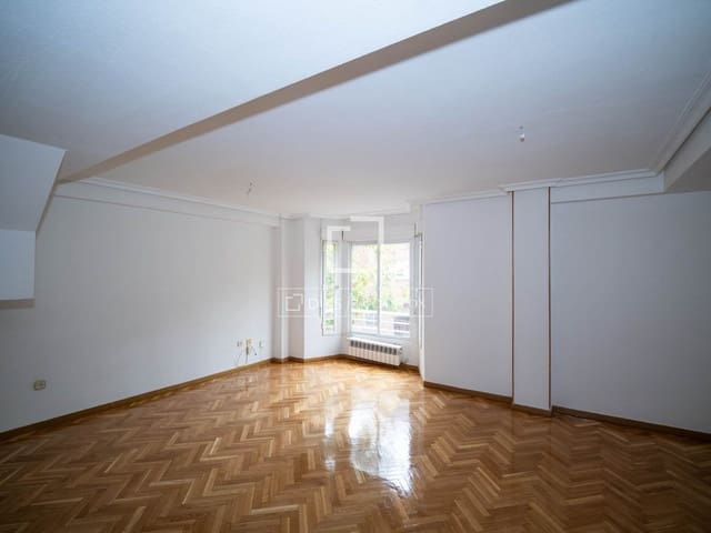 3 bedroom Apartment for rent in San Sebastián de los Reyes with garage - € 1,650 (Ref: 10118074)