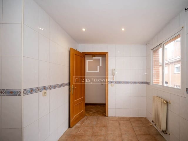 3 sypialnia Apartament do wynajęcia w San Sebastián de los Reyes z garażem - 1 650 € (Ref: 10118074)