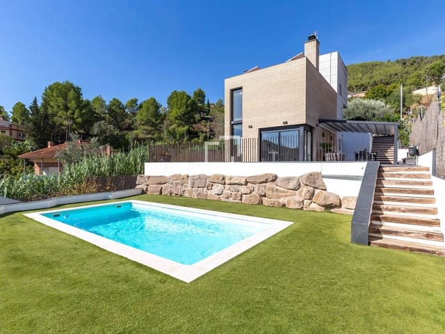 4 sovrum Villa till salu i Vallirana med pool garage - 690 000 € (Ref: 10118411)