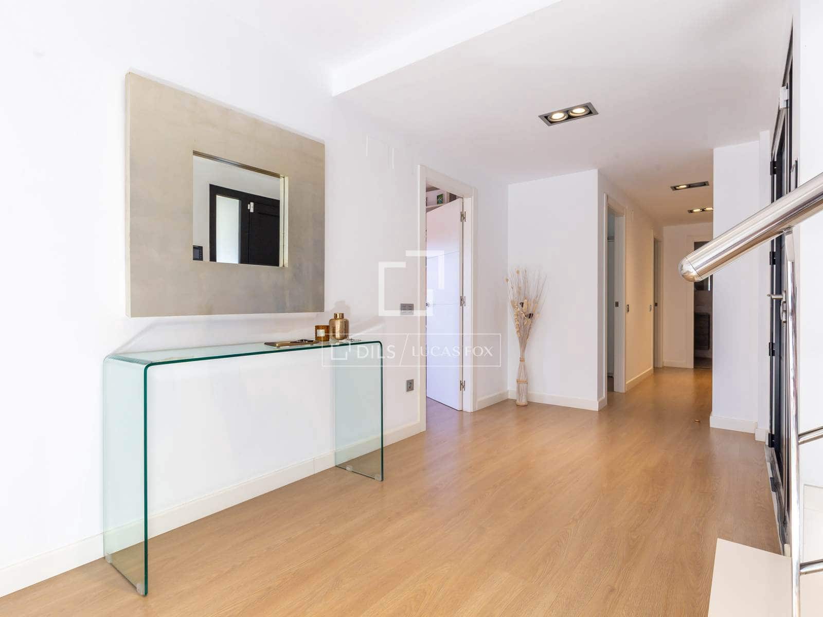 4 sovrum Villa till salu i Vallirana med pool garage - 690 000 € (Ref: 10118411)