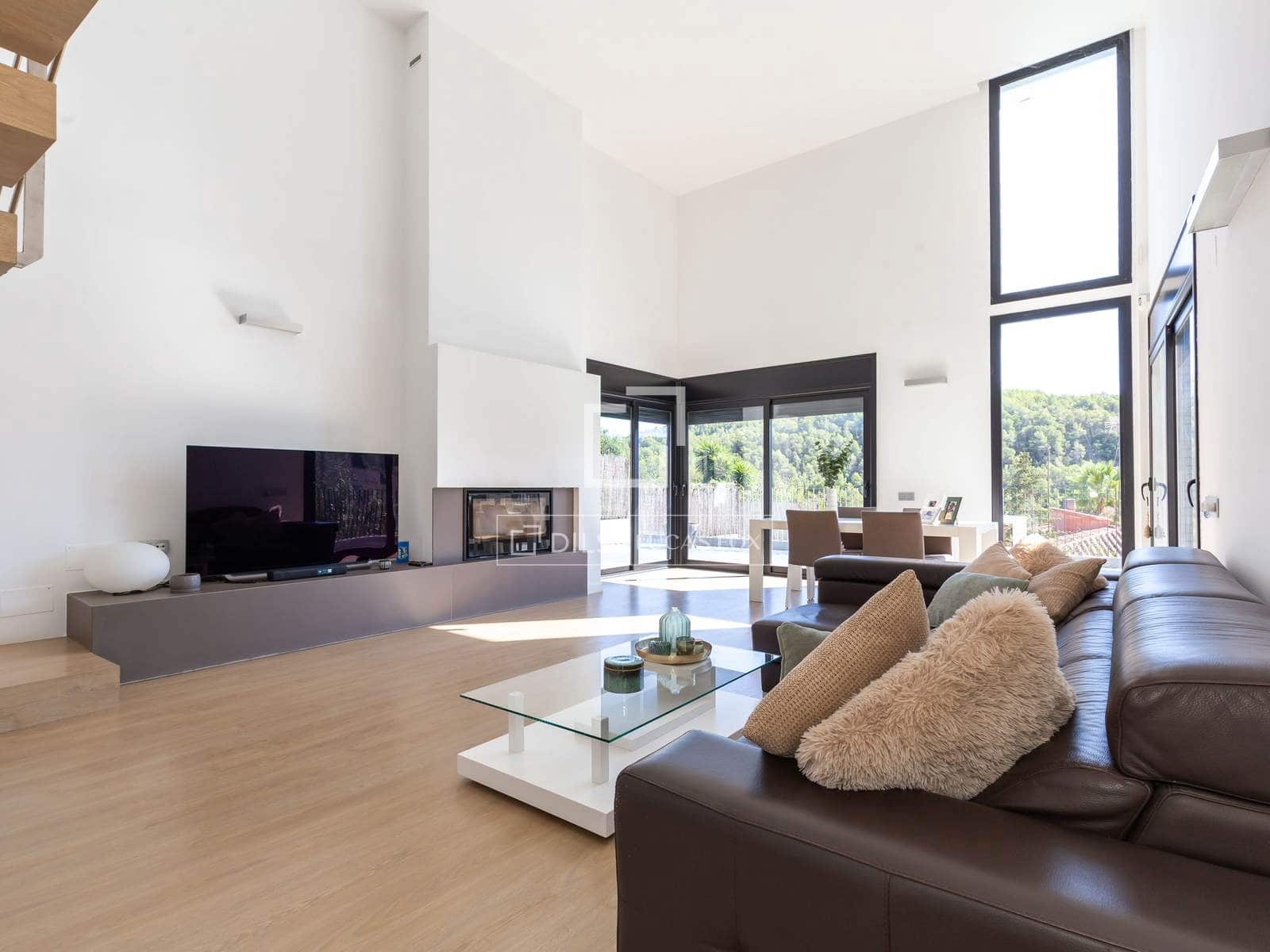 4 sovrum Villa till salu i Vallirana med pool garage - 690 000 € (Ref: 10118411)