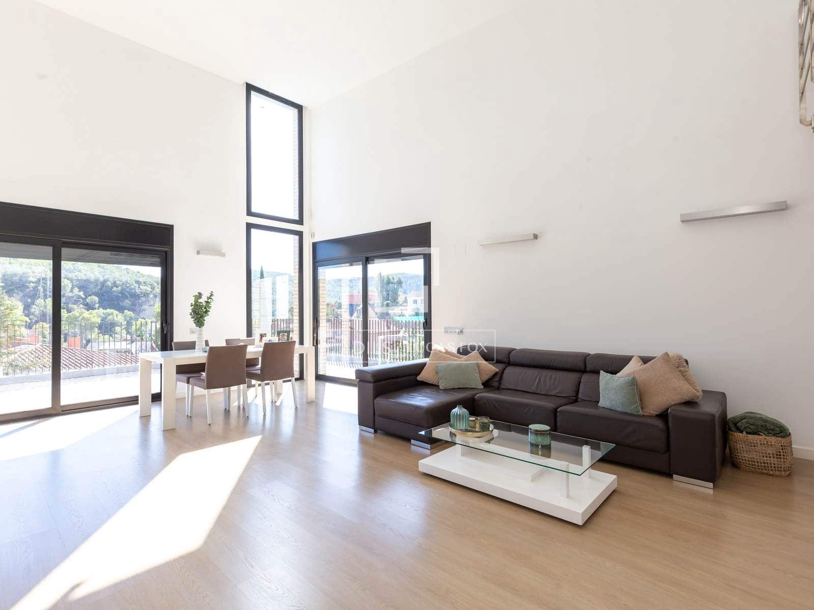 4 sovrum Villa till salu i Vallirana med pool garage - 690 000 € (Ref: 10118411)