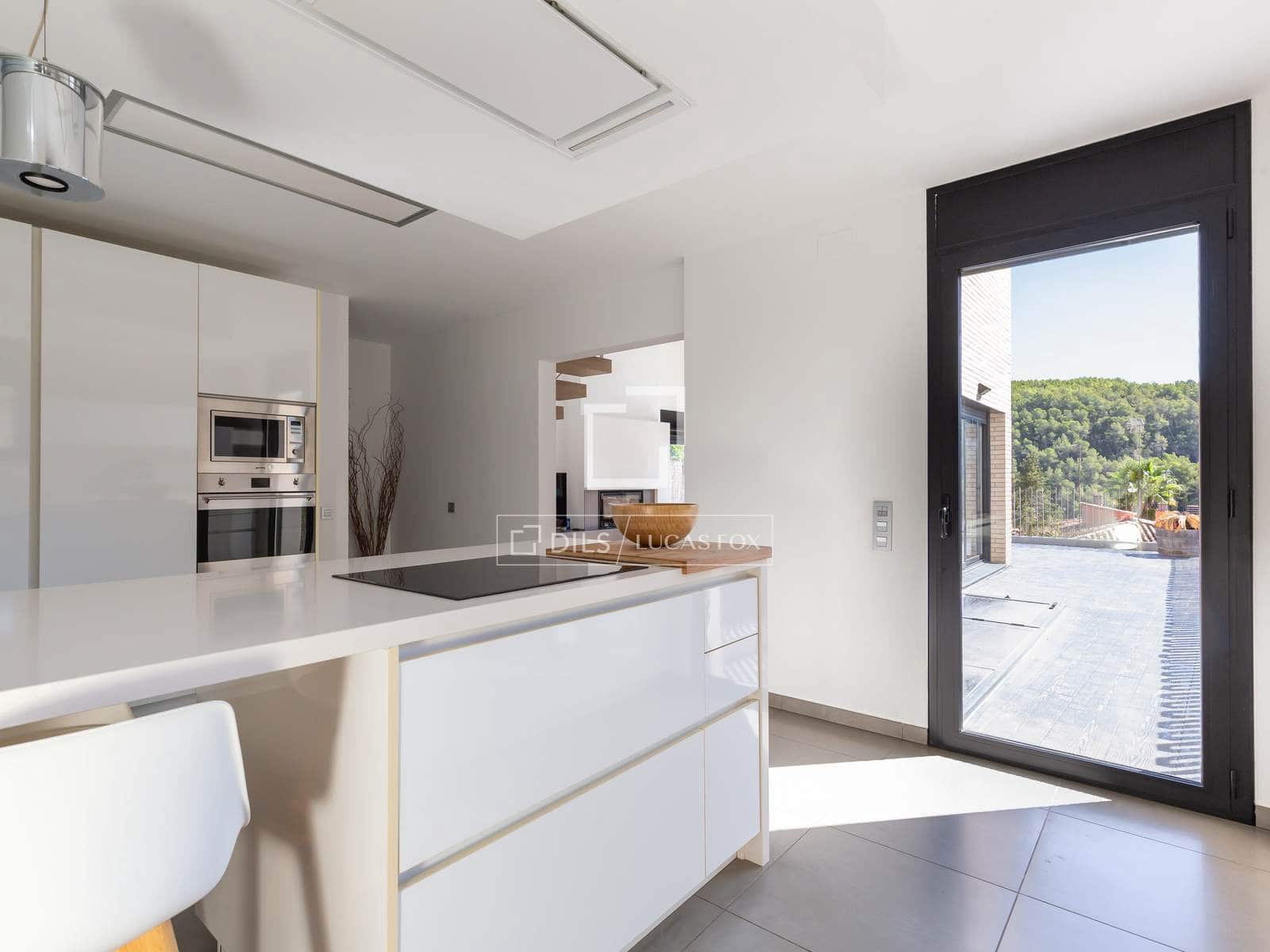 4 sovrum Villa till salu i Vallirana med pool garage - 690 000 € (Ref: 10118411)