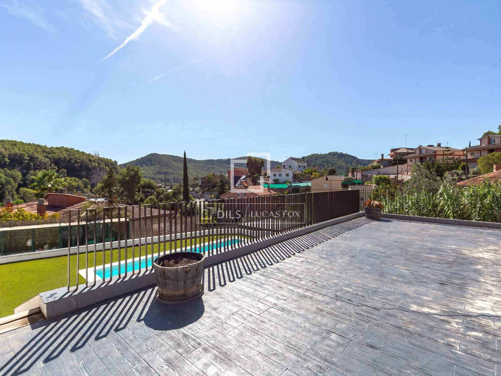 4 sovrum Villa till salu i Vallirana med pool garage - 690 000 € (Ref: 10118411)
