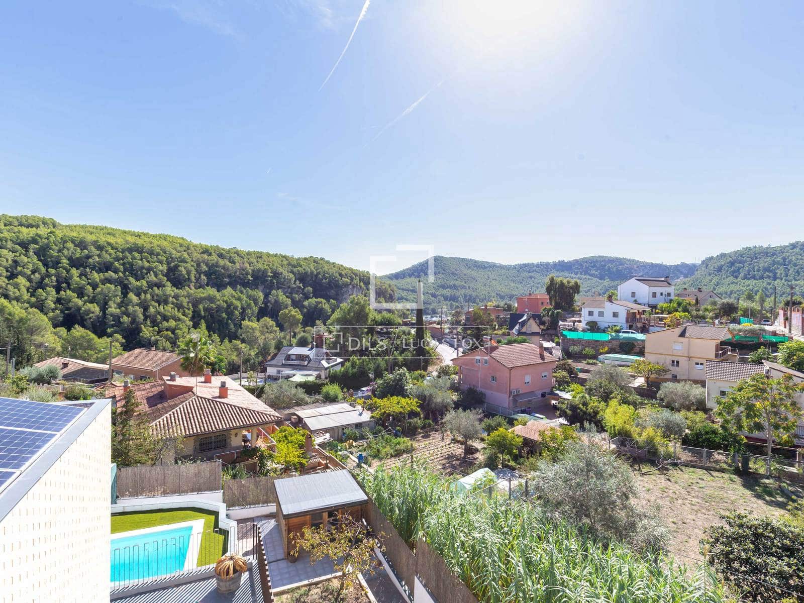 4 sovrum Villa till salu i Vallirana med pool garage - 690 000 € (Ref: 10118411)