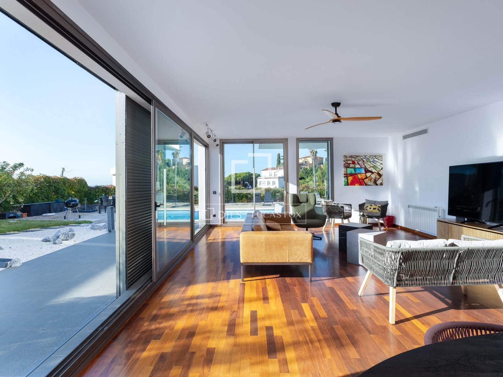 4 bedroom Villa for sale in Arenys de Mar with pool garage - € 1,160,000 (Ref: 10124762)