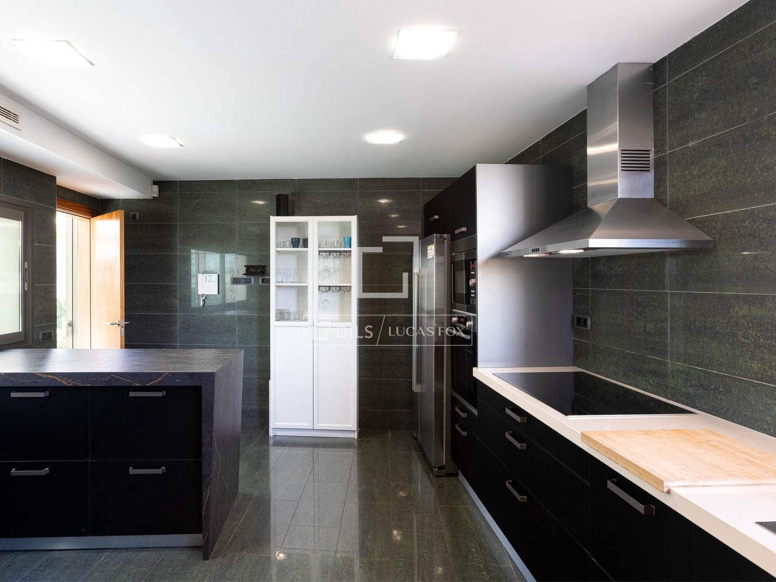 4 bedroom Villa for sale in Arenys de Mar with pool garage - € 1,160,000 (Ref: 10124762)