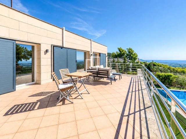 6 Zimmer Villa zu verkaufen in Canyelles mit Pool Garage - 1.049.000 € (Ref: 10124763)