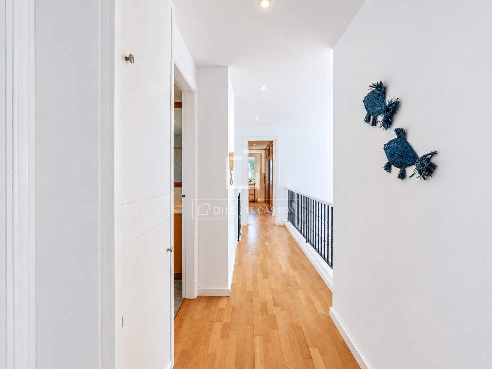 6 bedroom Villa for sale in Canyelles with pool garage - € 1,049,000 (Ref: 10124763)