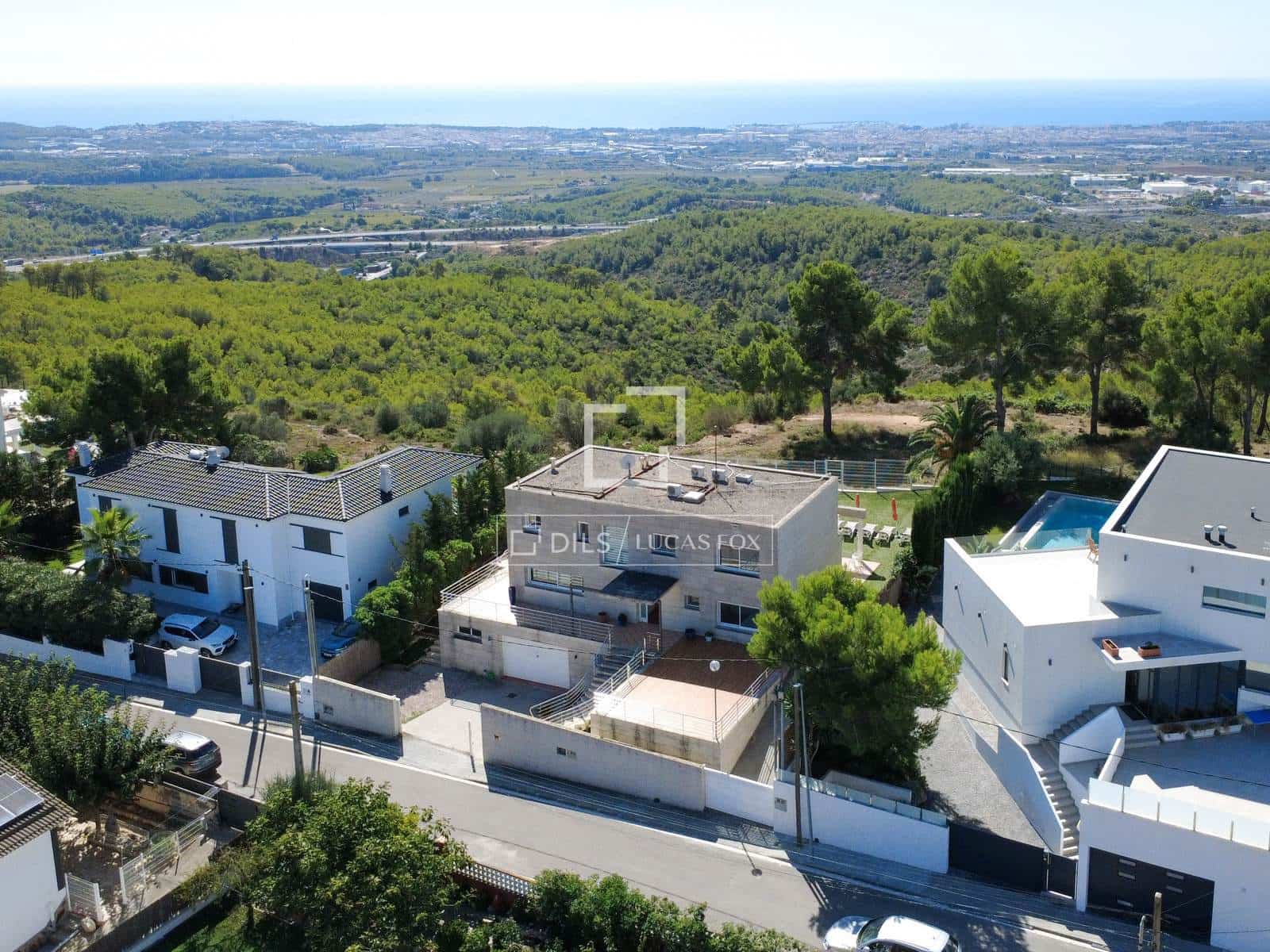6 bedroom Villa for sale in Canyelles with pool garage - € 1,049,000 (Ref: 10124763)