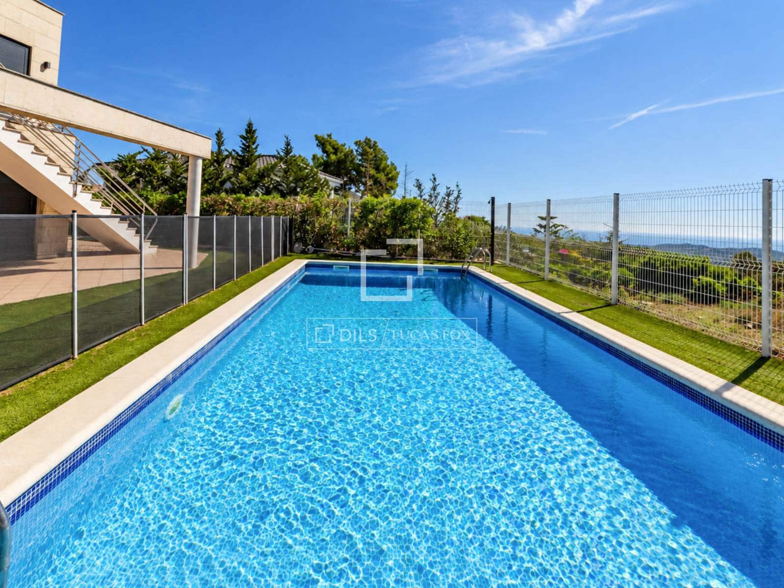 6 bedroom Villa for sale in Canyelles with pool garage - € 1,049,000 (Ref: 10124763)
