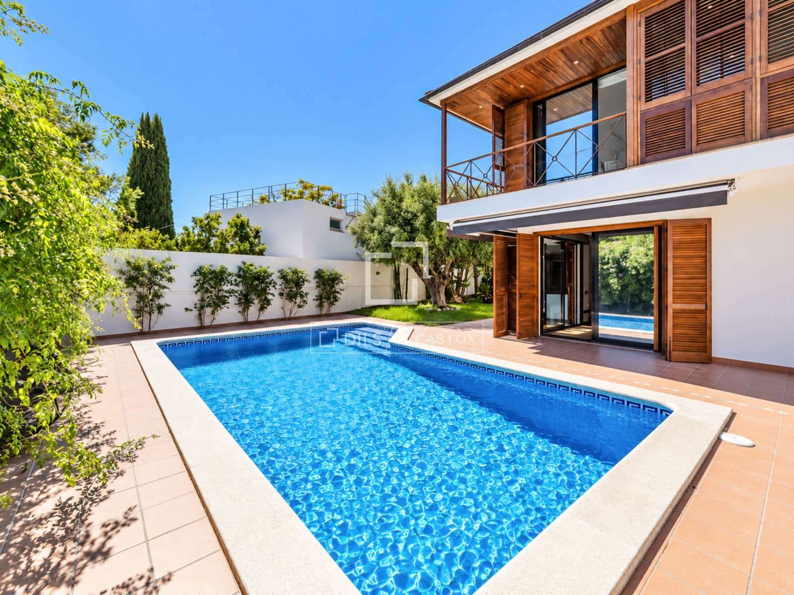 5 Zimmer Villa zu verkaufen in Sitges mit Pool Garage - 1.600.000 € (Ref: 10124764)