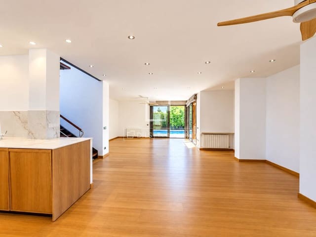5 makuuhuone Huvila myytävänä paikassa Sitges mukana uima-altaan 
autotalli - 1 600 000 € (Ref: 10124764)