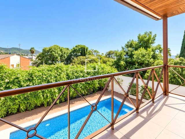 5 makuuhuone Huvila myytävänä paikassa Sitges mukana uima-altaan 
autotalli - 1 600 000 € (Ref: 10124764)