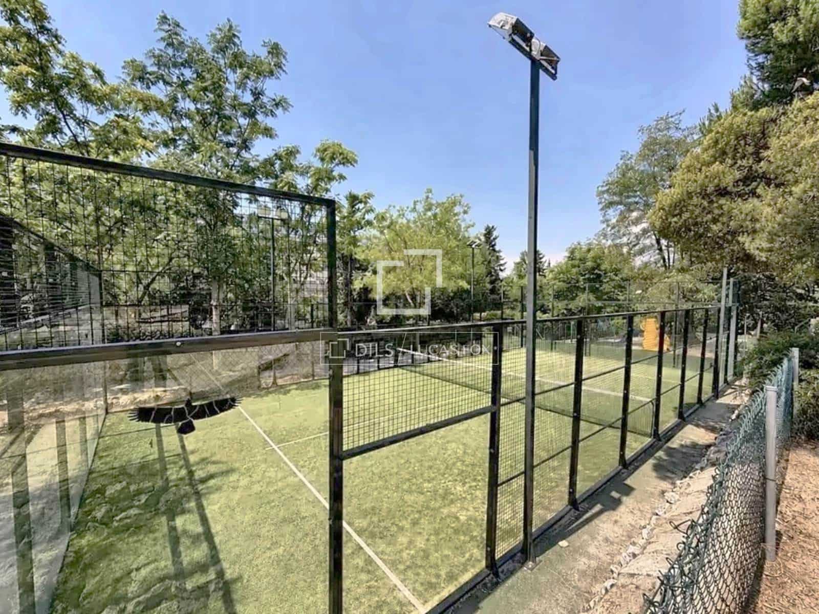 4 soverom Villa til leie i Madrid by med svømmebasseng garasje - € 3 700 (Ref: 10130373)