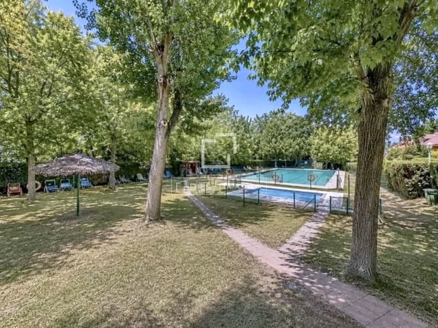 4 soveværelse Villa til leje i Madrid by med swimmingpool garage - € 3.500 (Ref: 10130373)