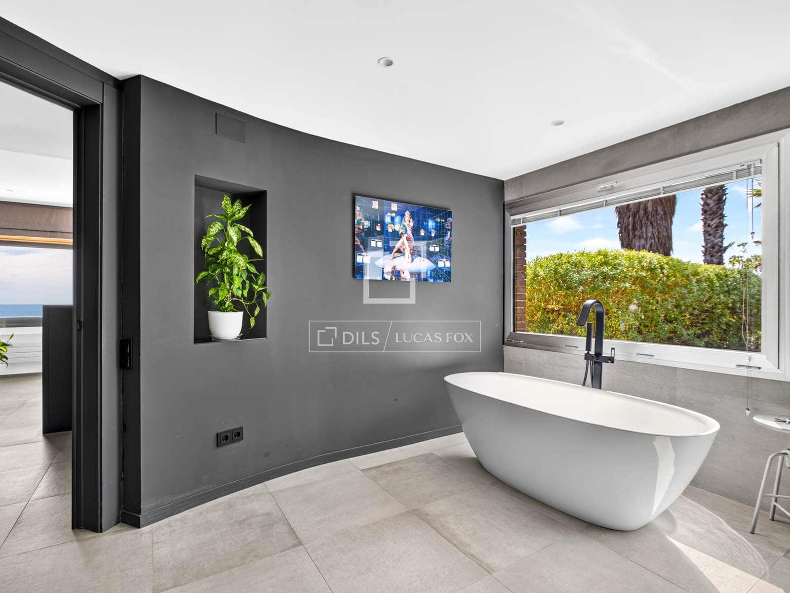 3 bedroom Villa for sale in Alella with pool garage - € 1,950,000 (Ref: 10130728)