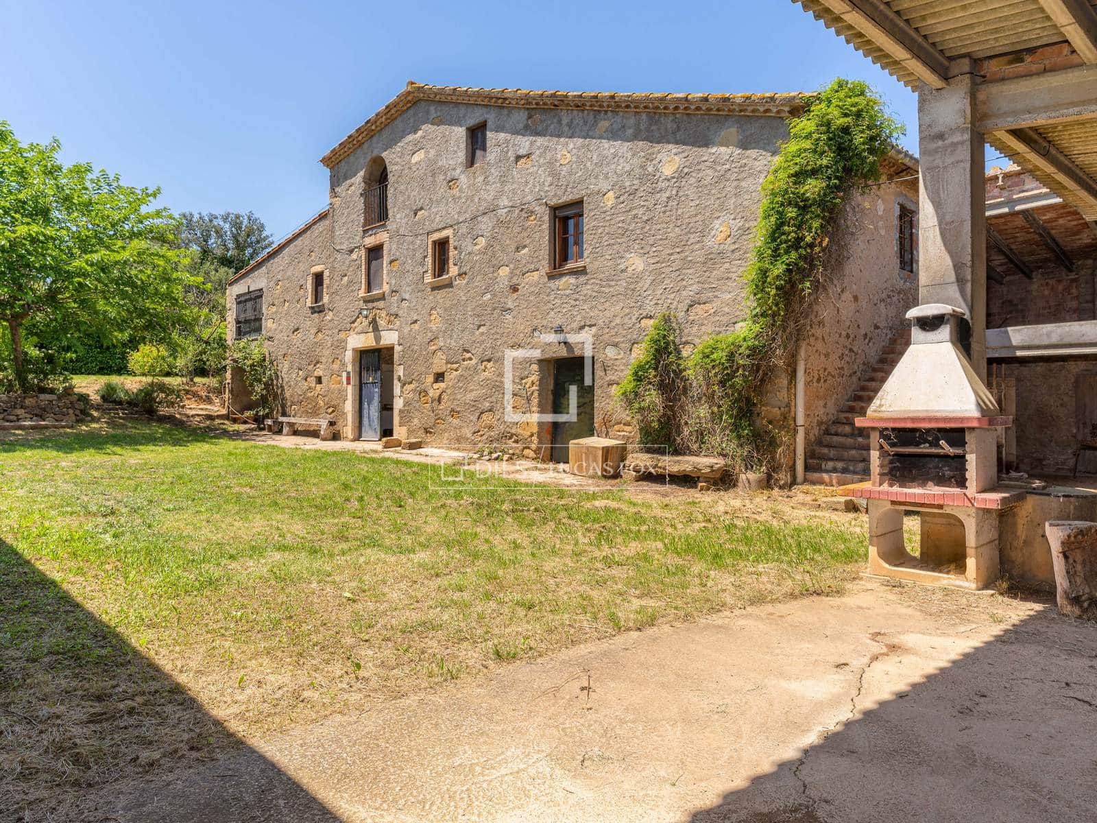 4 Zimmer Finca/Landgut zu verkaufen in Sant Jordi Desvalls mit Pool - 620.000 € (Ref: 10130940)