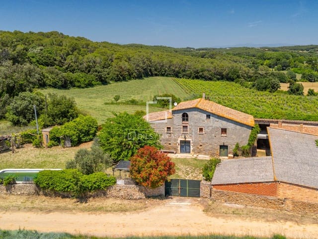 4 Zimmer Finca/Landgut zu verkaufen in Sant Jordi Desvalls mit Pool - 620.000 € (Ref: 10130940)