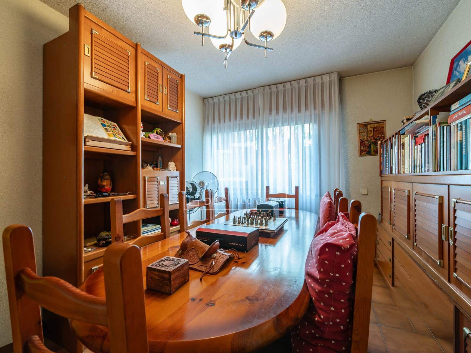 6 bedroom Villa for sale in Madrid city with garage - € 1,695,000 (Ref: 10130941)