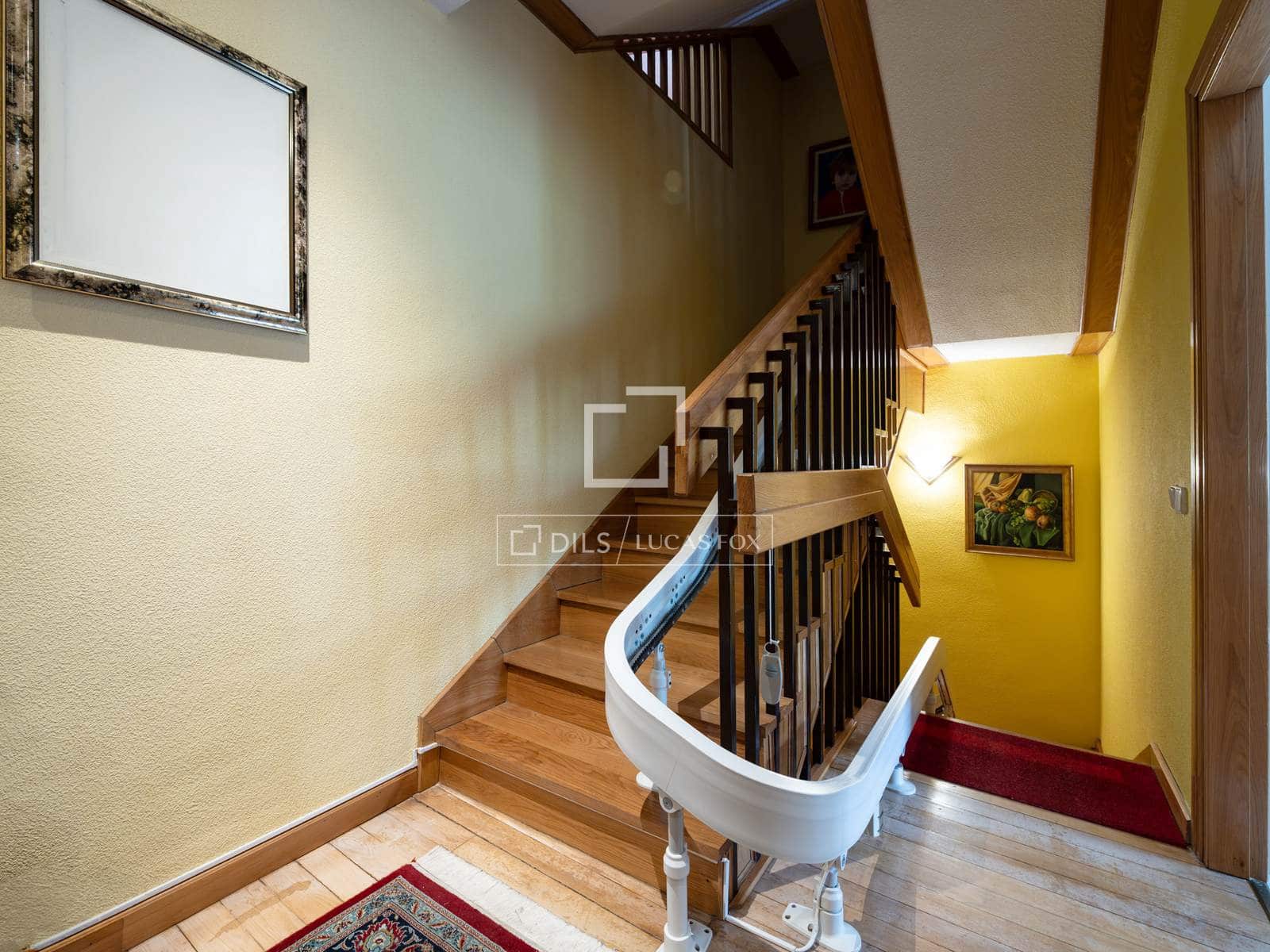 6 bedroom Villa for sale in Madrid city with garage - € 1,695,000 (Ref: 10130941)