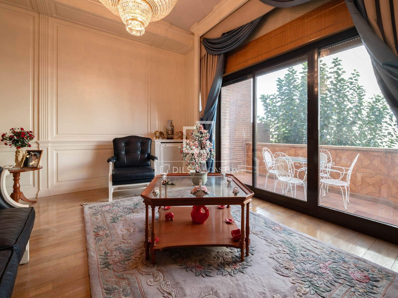 6 bedroom Villa for sale in Madrid city with garage - € 1,695,000 (Ref: 10130941)