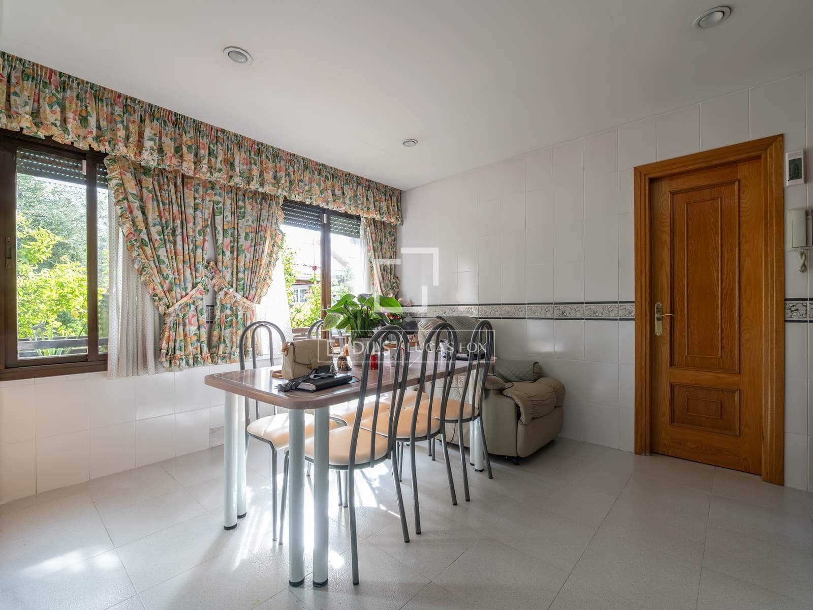 6 bedroom Villa for sale in Madrid city with garage - € 1,695,000 (Ref: 10130941)