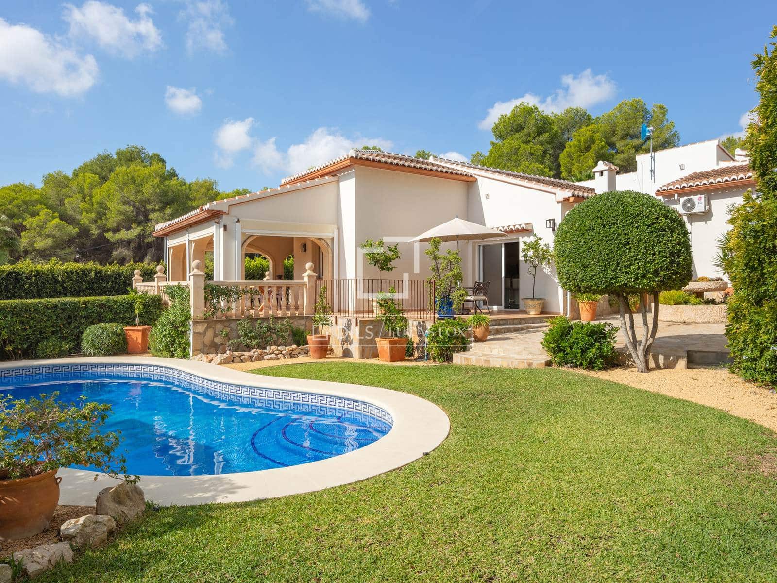 4 sovrum Villa till salu i Javea / Xabia med pool garage - 1 195 000 € (Ref: 10136396)