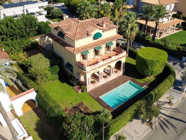 5 makuuhuone Huvila myytävänä paikassa Sitges mukana uima-altaan 
autotalli - 10 300 000 € (Ref: 10136397)