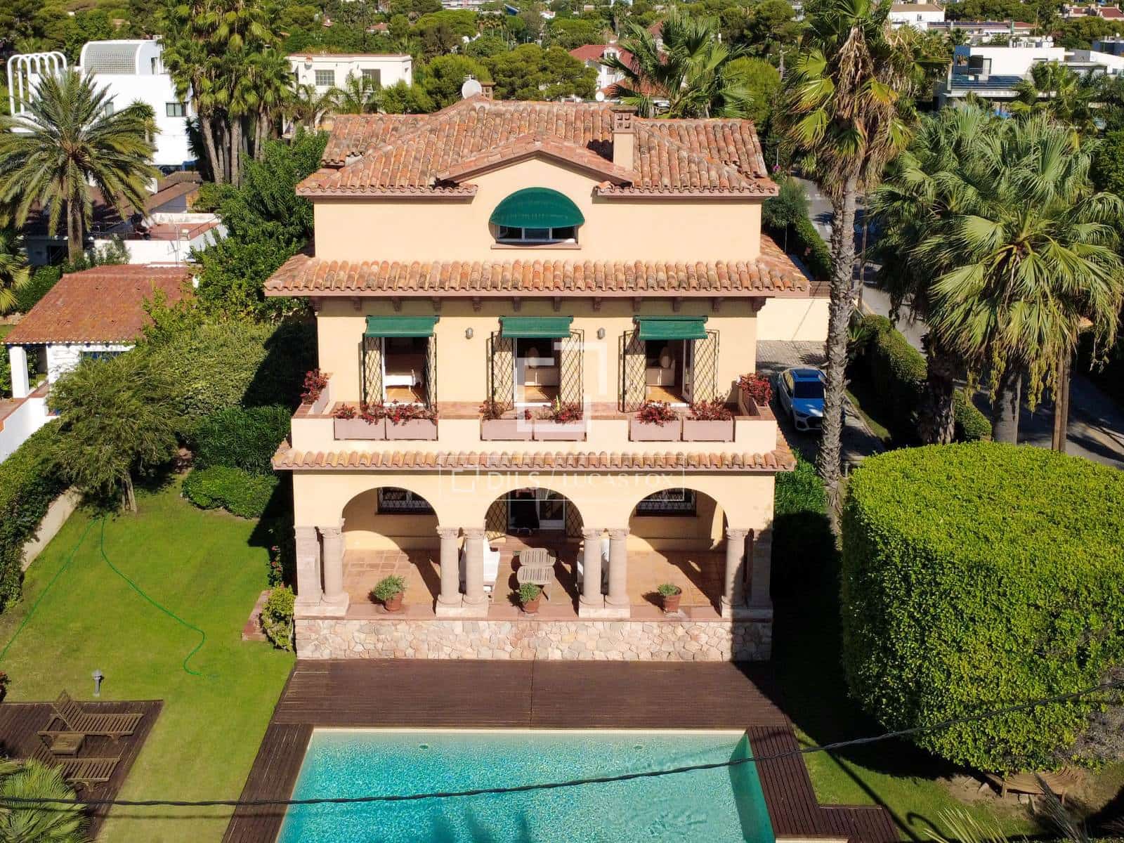 5 makuuhuone Huvila myytävänä paikassa Sitges mukana uima-altaan 
autotalli - 10 300 000 € (Ref: 10136397)
