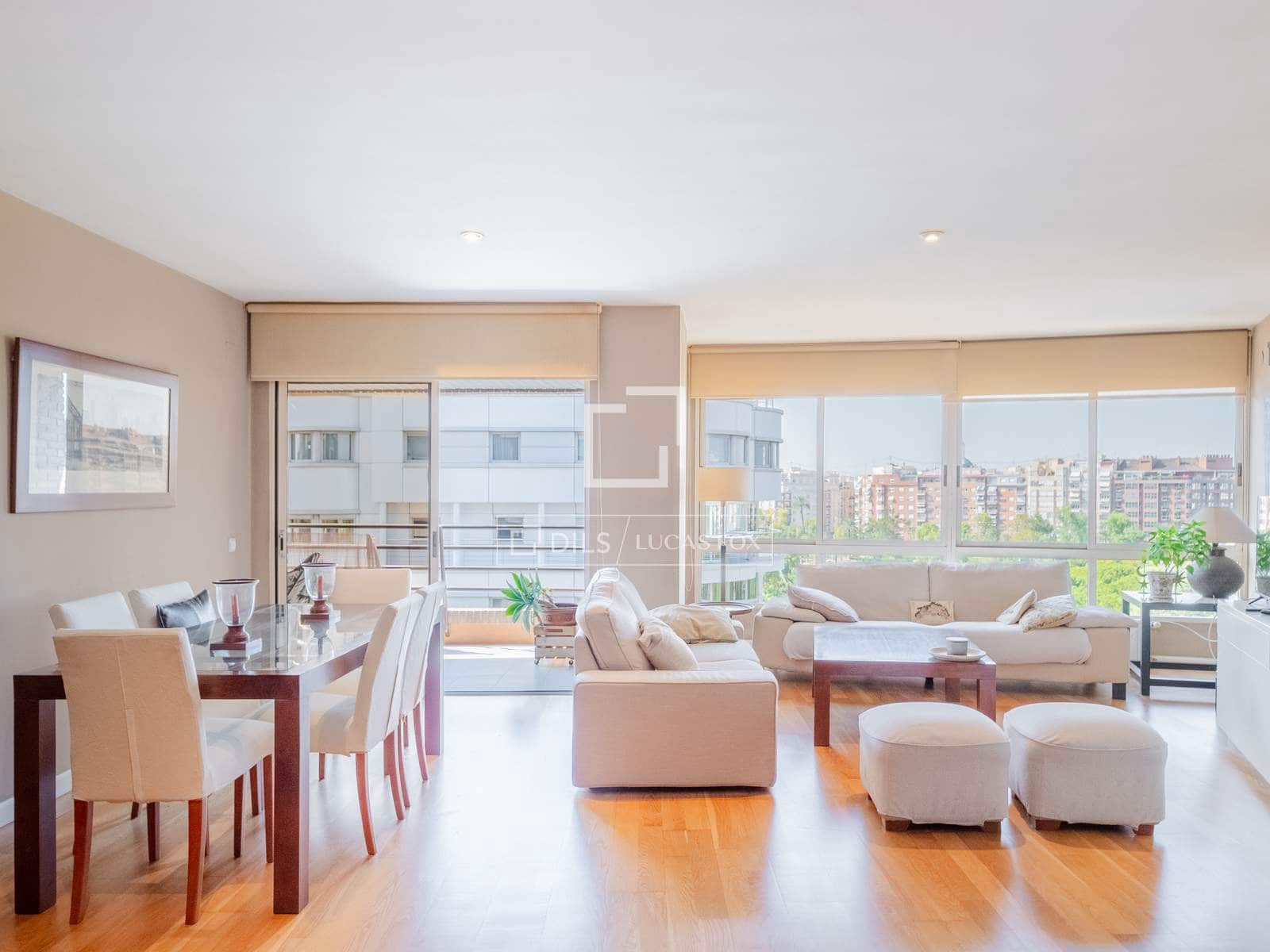 5 bedroom Apartment for rent in Valencia city with garage - € 3,200 (Ref: 10136694)