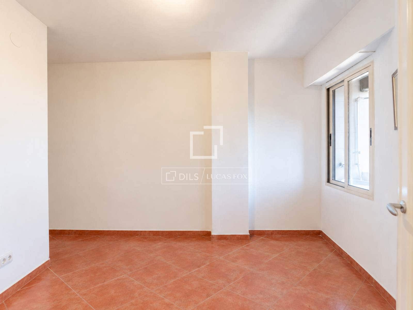 5 bedroom Apartment for rent in Valencia city with garage - € 3,200 (Ref: 10136694)