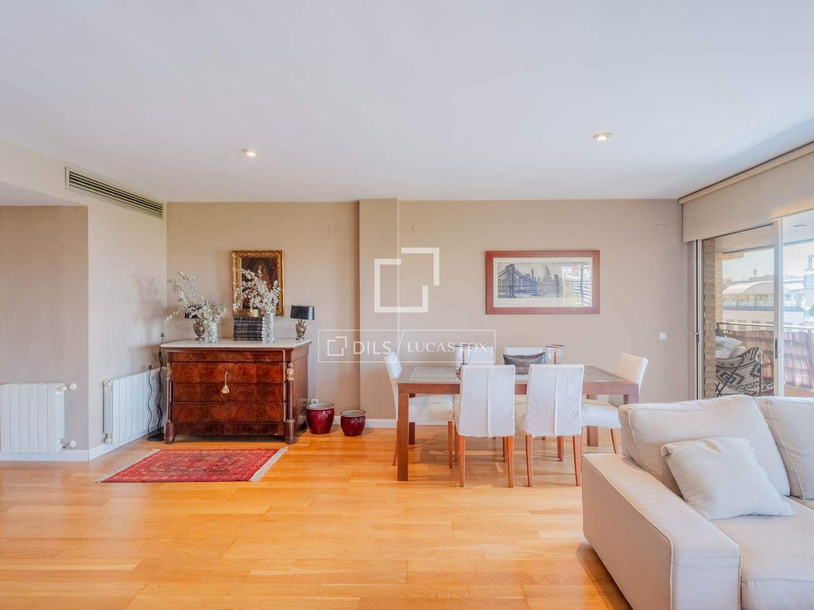 5 bedroom Apartment for rent in Valencia city with garage - € 3,200 (Ref: 10136694)