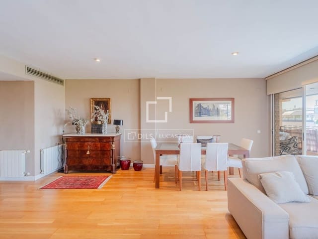 5 bedroom Apartment for rent in Valencia city with garage - € 3,200 (Ref: 10136694)