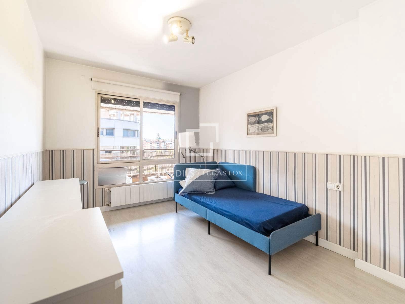 5 bedroom Apartment for rent in Valencia city with garage - € 3,200 (Ref: 10136694)
