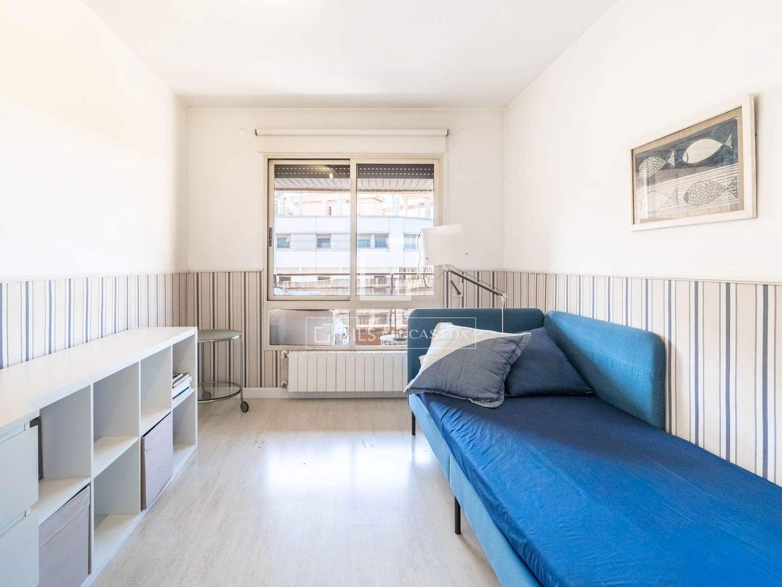 5 bedroom Apartment for rent in Valencia city with garage - € 3,200 (Ref: 10136694)