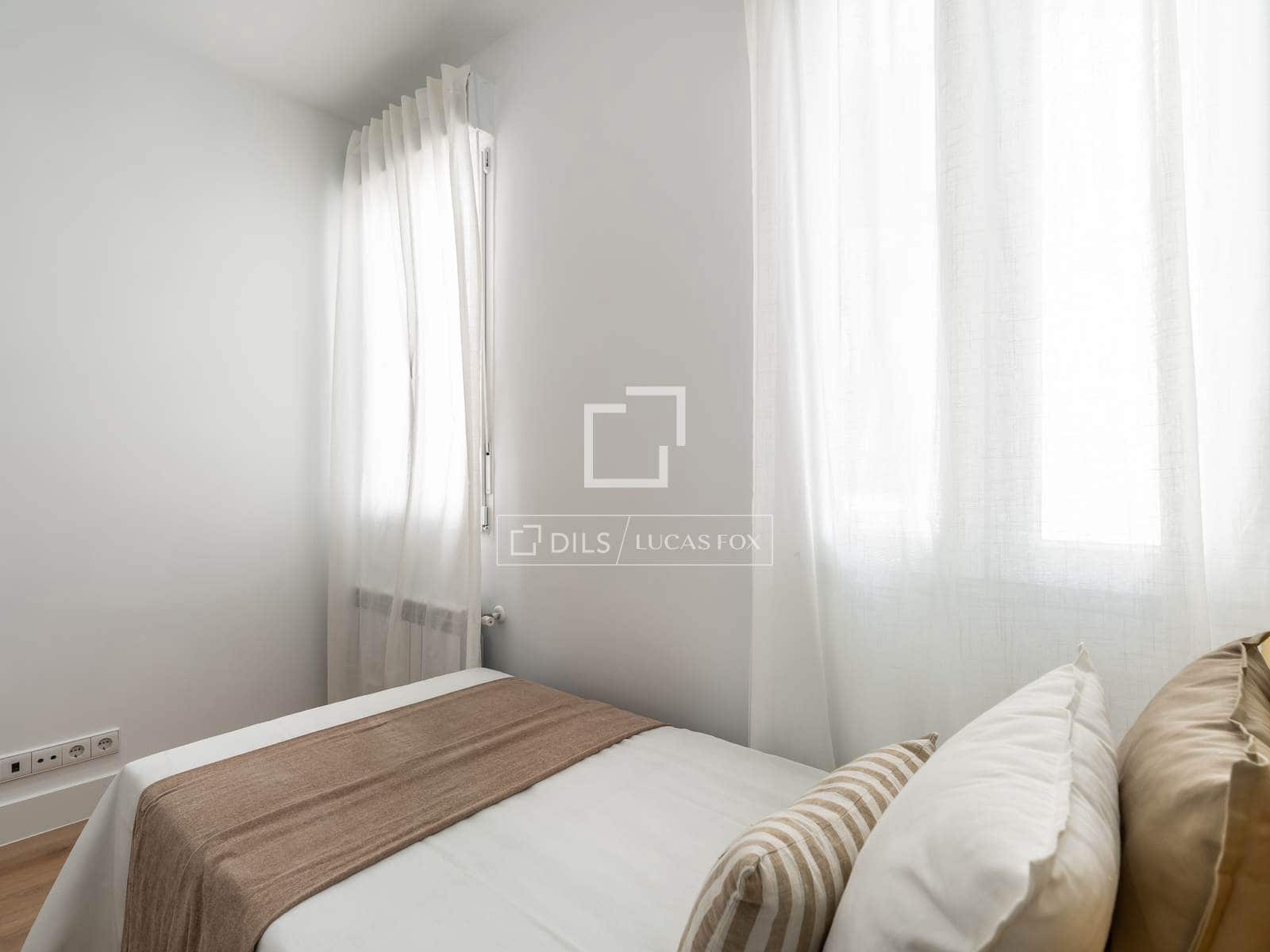 2 soveværelse Lejlighed til salg i Madrid by - € 1.050.000 (Ref: 10138781)