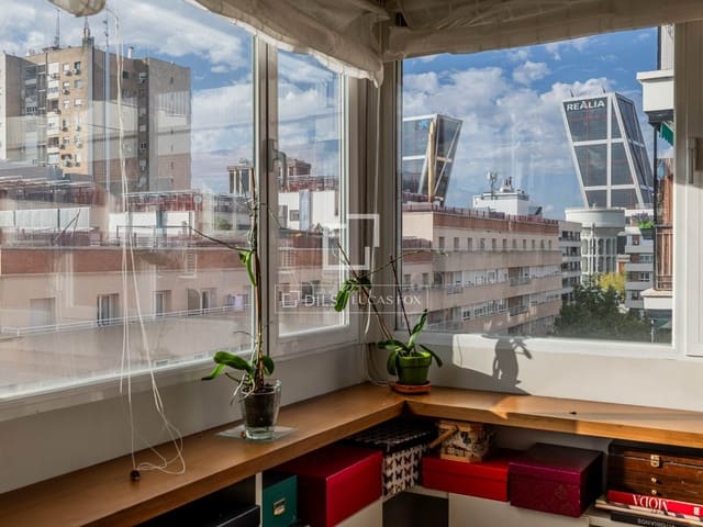 Apartamento de 4 habitaciones en Nueva España, Madrid ciudad en venta con garaje - 1.790.000 € (Ref: 10138786)