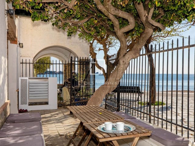 8 soverom Villa til salgs i Cadaqués med garasje - € 7 400 000 (Ref: 10139953)