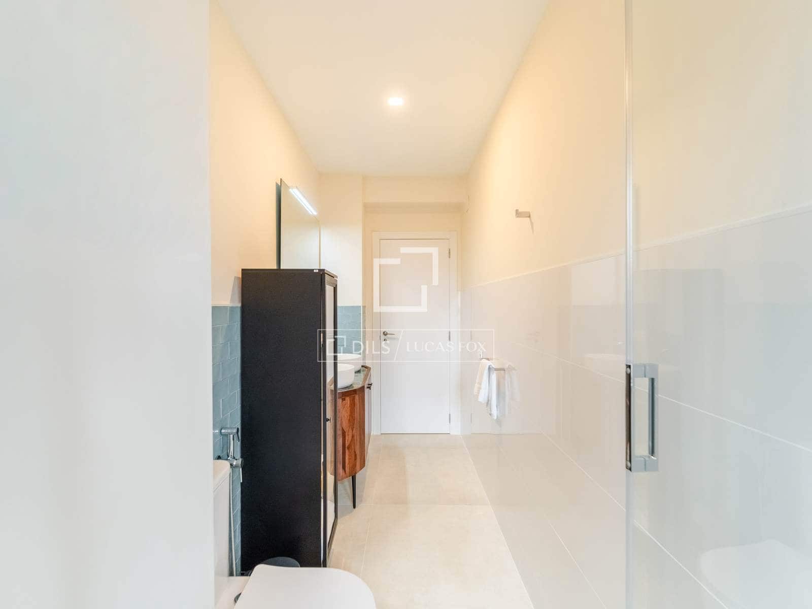3 quarto Apartamento para arrendar em Valencia cidade - 3 300 € (Ref: 10139956)