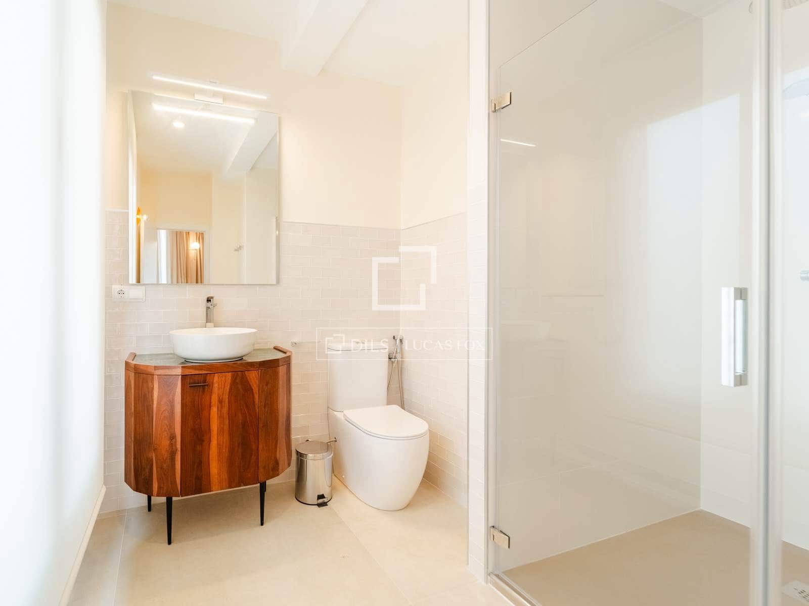 3 quarto Apartamento para arrendar em Valencia cidade - 3 300 € (Ref: 10139956)