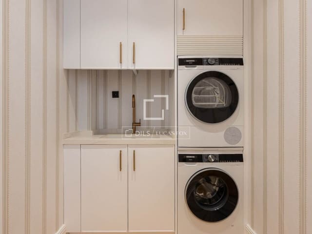 Apartamento de 3 habitaciones en Almagro, Madrid ciudad en venta - 3.900.000 € (Ref: 10140288)