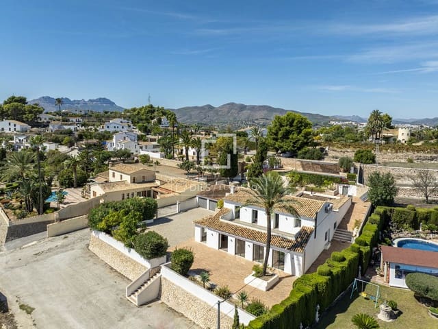 7 soveværelse Villa til salg i Teulada Pueblo, Teulada-Moraira med swimmingpool garage - € 1.350.000 (Ref: 10144736)