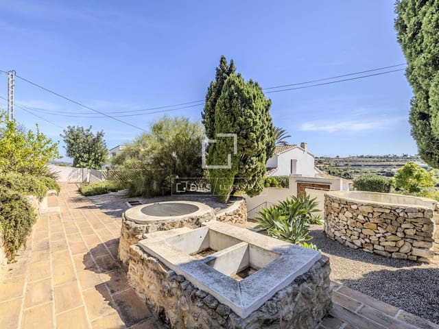 7 soveværelse Villa til salg i Teulada Pueblo, Teulada-Moraira med swimmingpool garage - € 1.350.000 (Ref: 10144736)