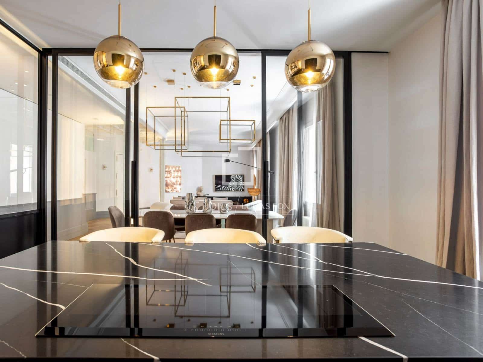 Apartamento de 4 habitaciones en Madrid ciudad en alquiler - 8.500 € (Ref: 10144894)