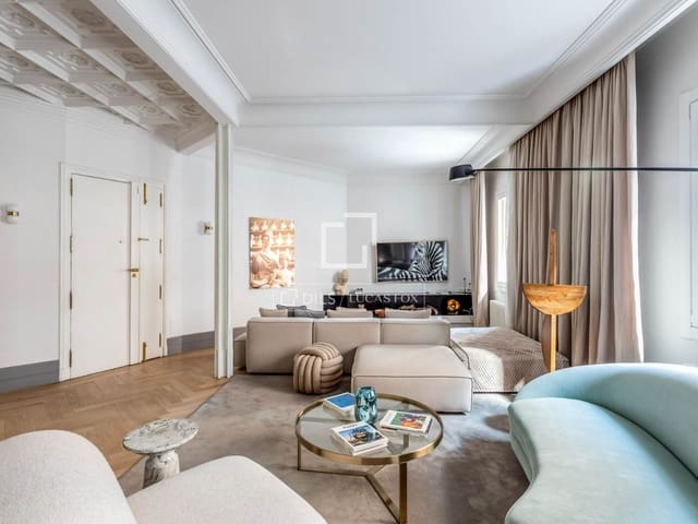 Apartamento de 4 habitaciones en Almagro, Madrid ciudad en alquiler - 8.500 € (Ref: 10144894)