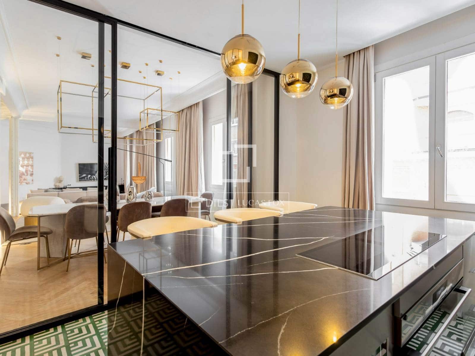 Apartamento de 4 habitaciones en Madrid ciudad en alquiler - 8.500 € (Ref: 10144894)