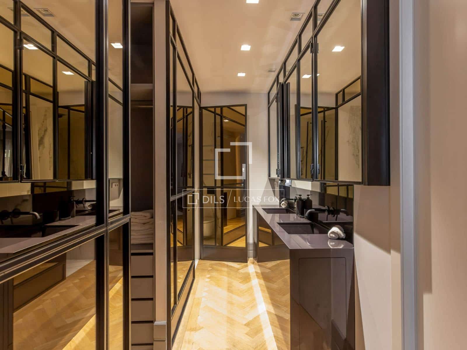 Apartamento de 4 habitaciones en Madrid ciudad en alquiler - 8.500 € (Ref: 10144894)