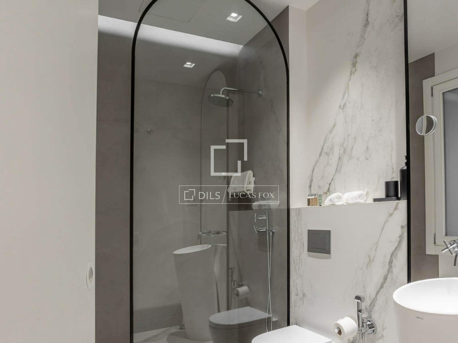 Apartamento de 4 habitaciones en Madrid ciudad en alquiler - 8.500 € (Ref: 10144894)