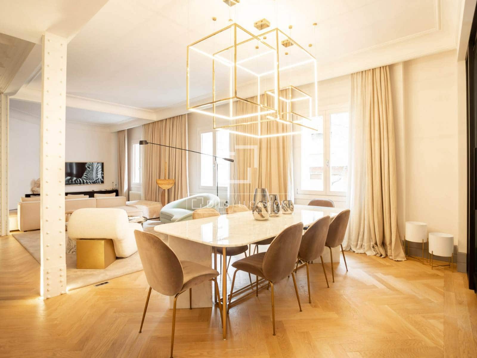 Apartamento de 4 habitaciones en Madrid ciudad en alquiler - 8.500 € (Ref: 10144894)